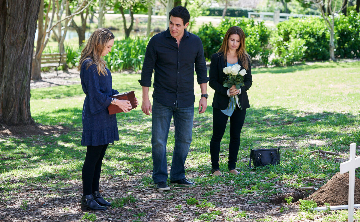 UK Home and Away Spoilers – Justin falls apart after Mason is laid to rest