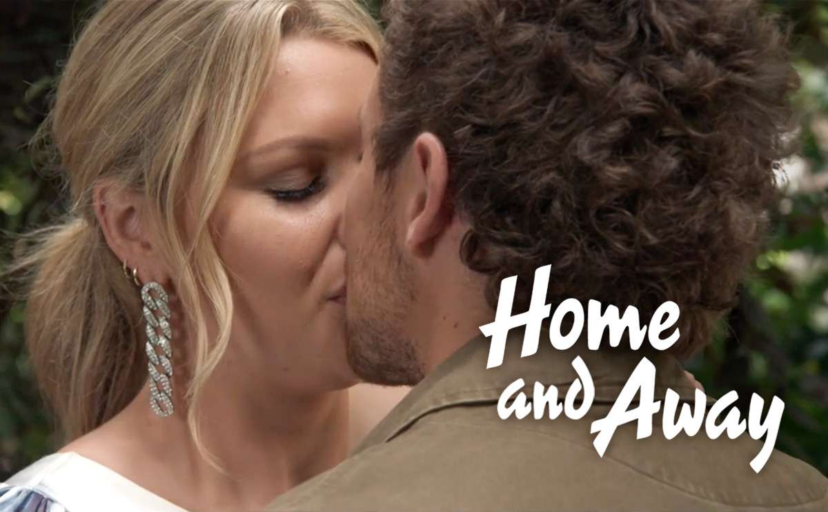 Home And Away Spoilers Ziggy And Dean Kiss At Bella S Exhibition
